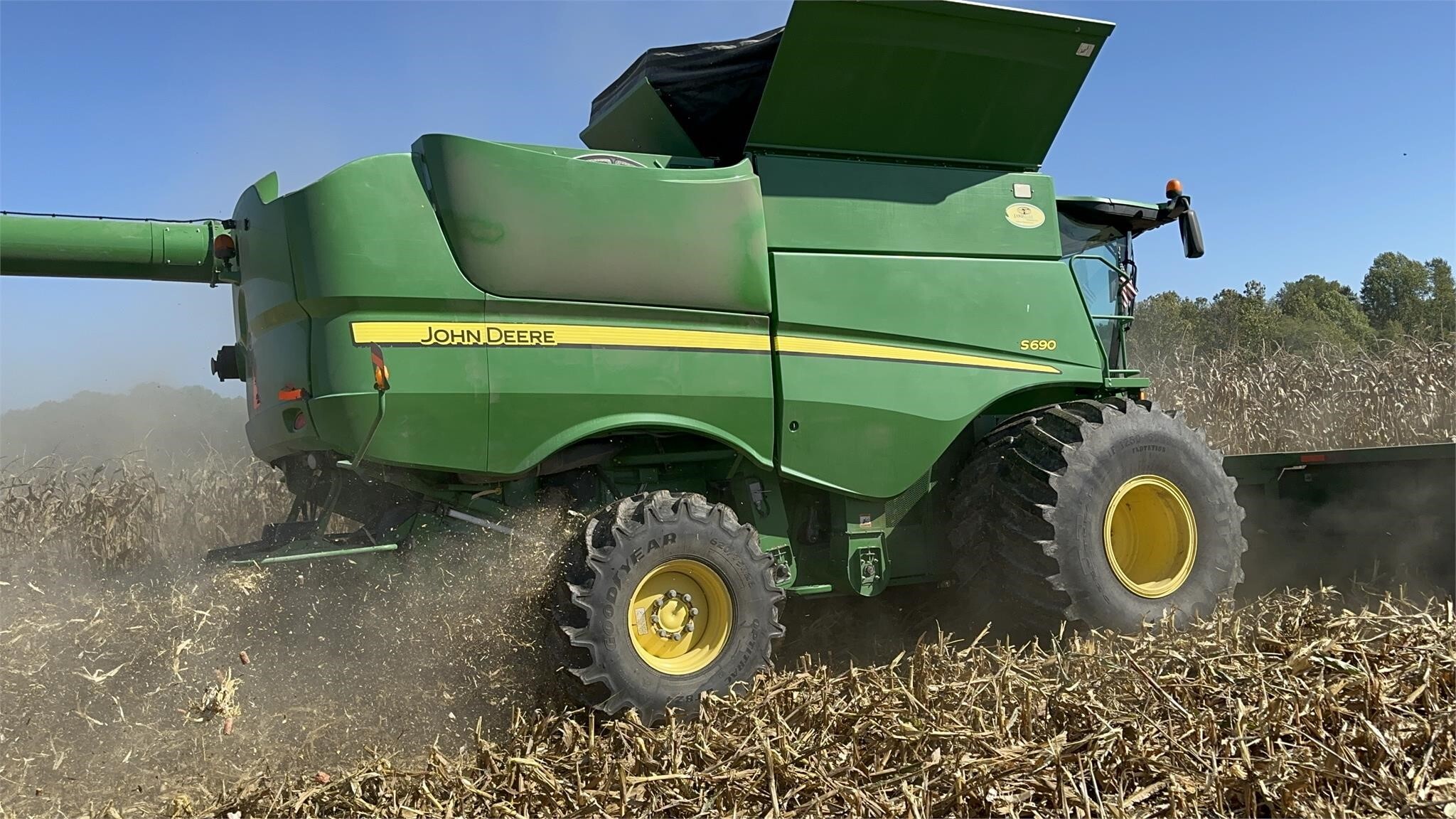 2012 John Deere S690 Combine
