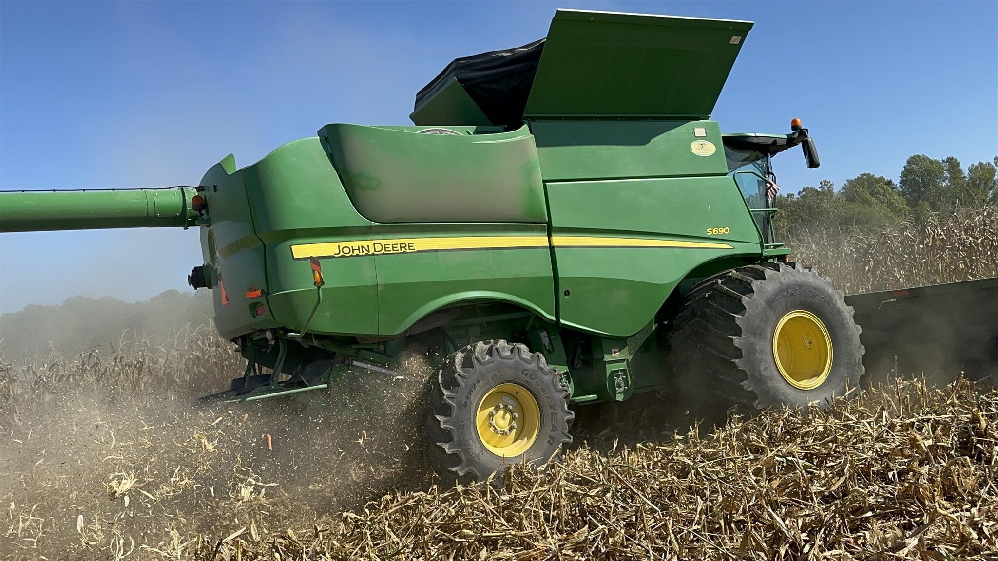 2012 John Deere S690 Combine