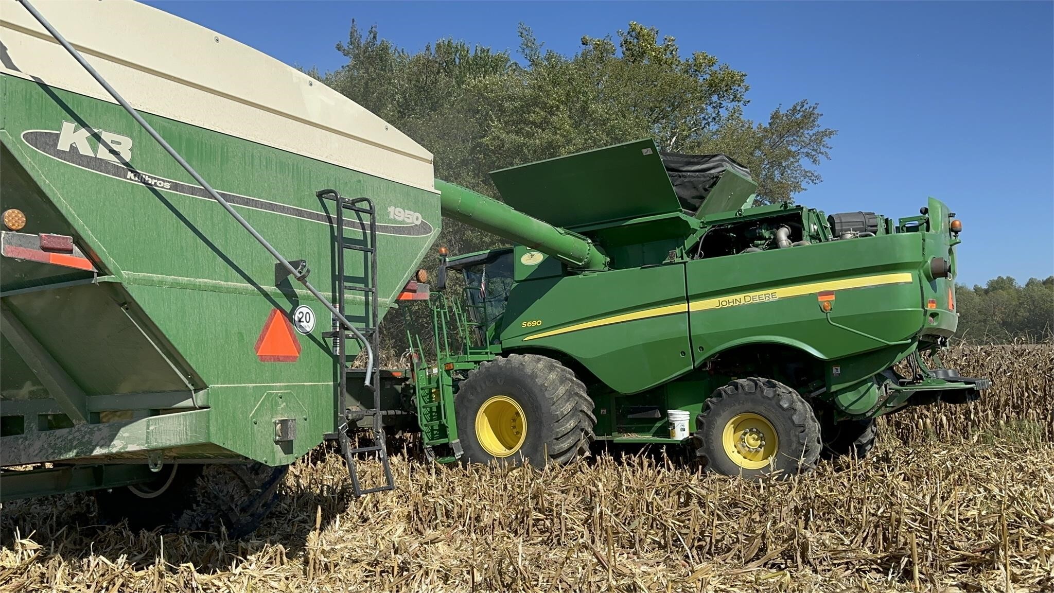 2012 John Deere S690 Combine