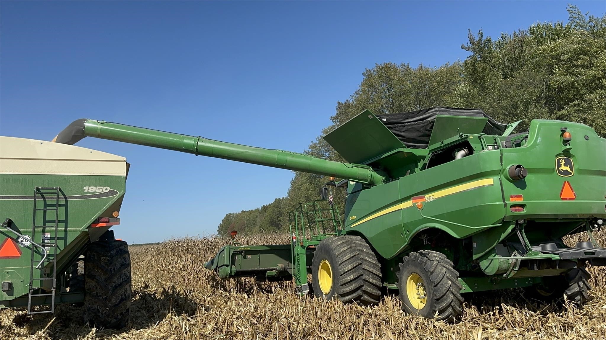 2012 John Deere S690 Combine