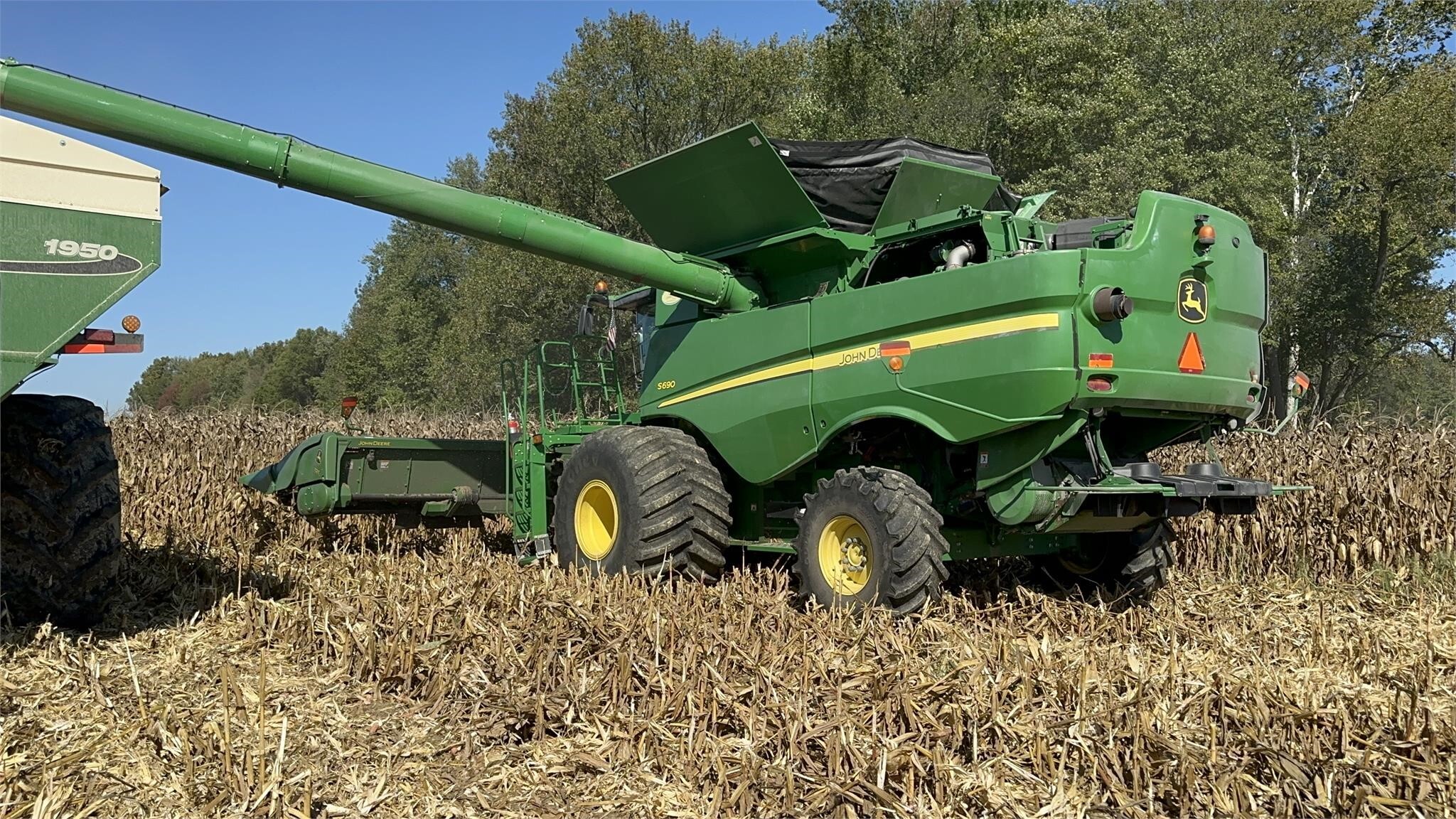 2012 John Deere S690 Combine