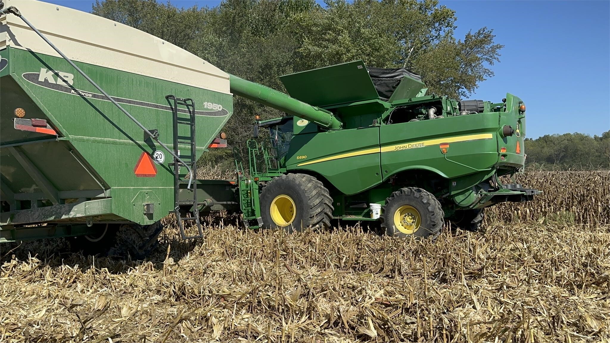 2012 John Deere S690 Combine