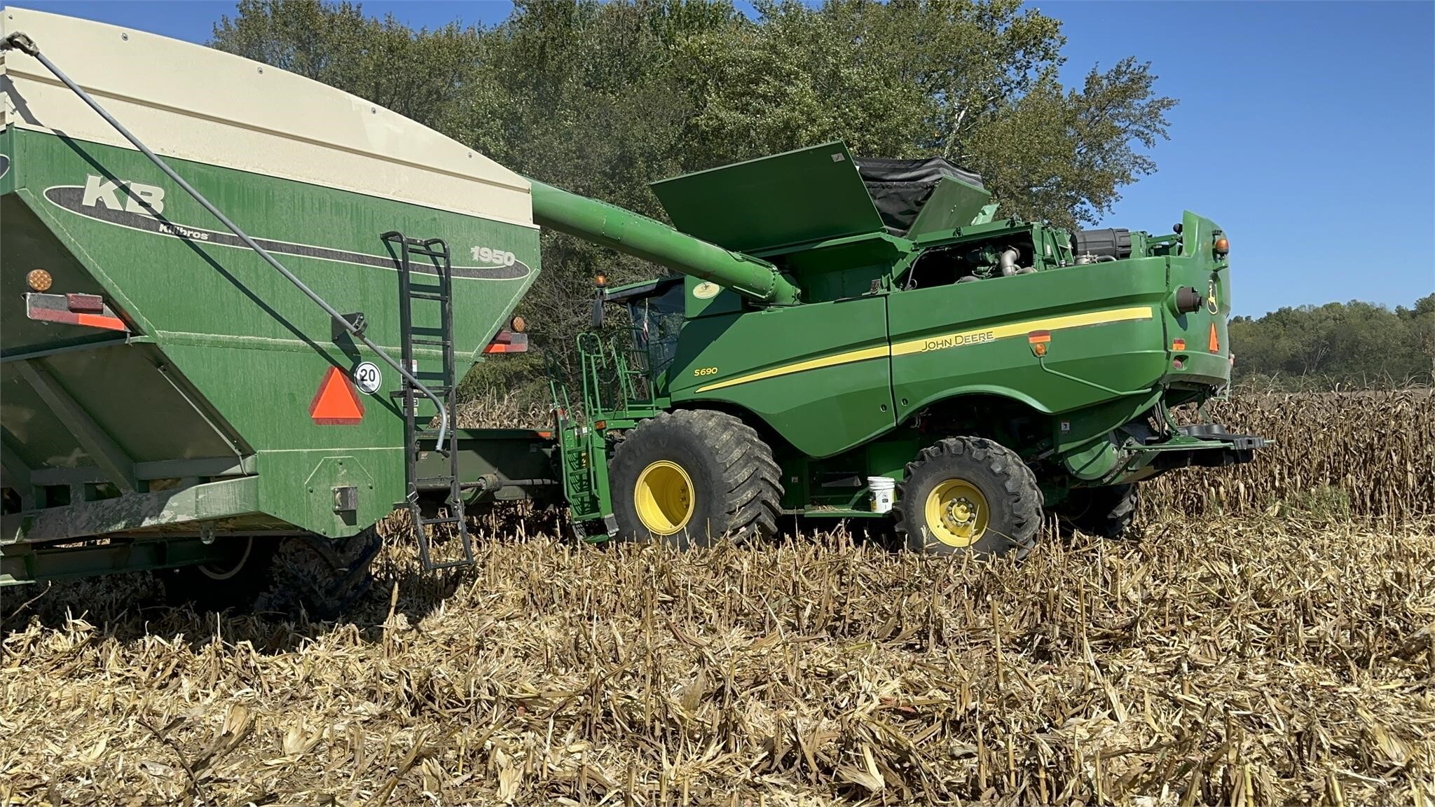 2012 John Deere S690 Combine