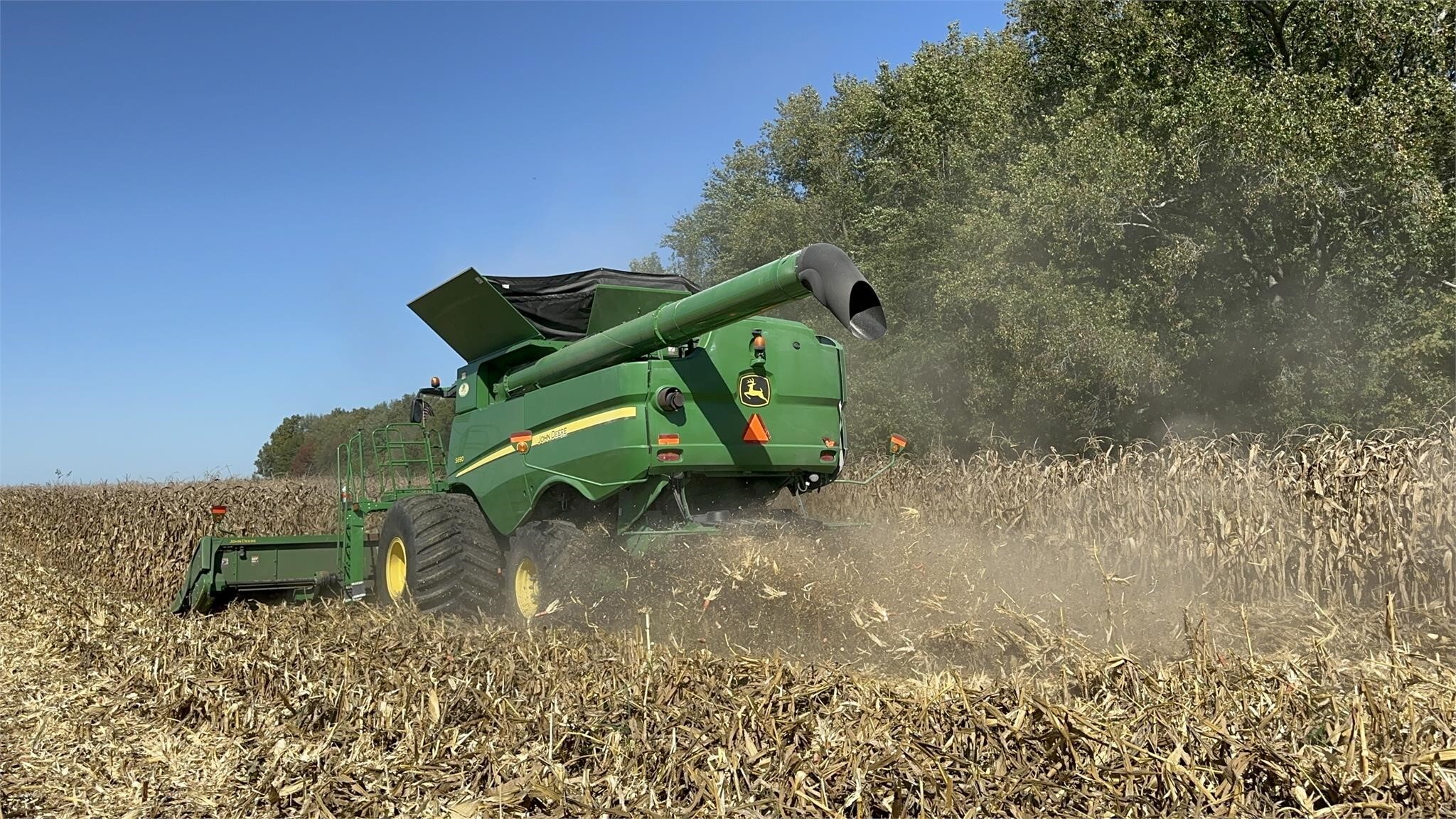 2012 John Deere S690 Combine