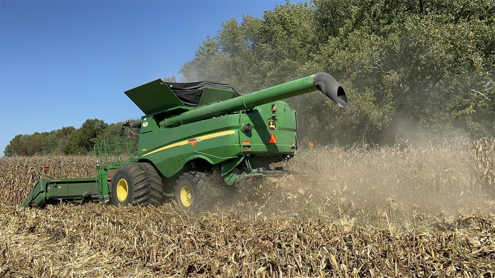 2012 John Deere S690 Combine