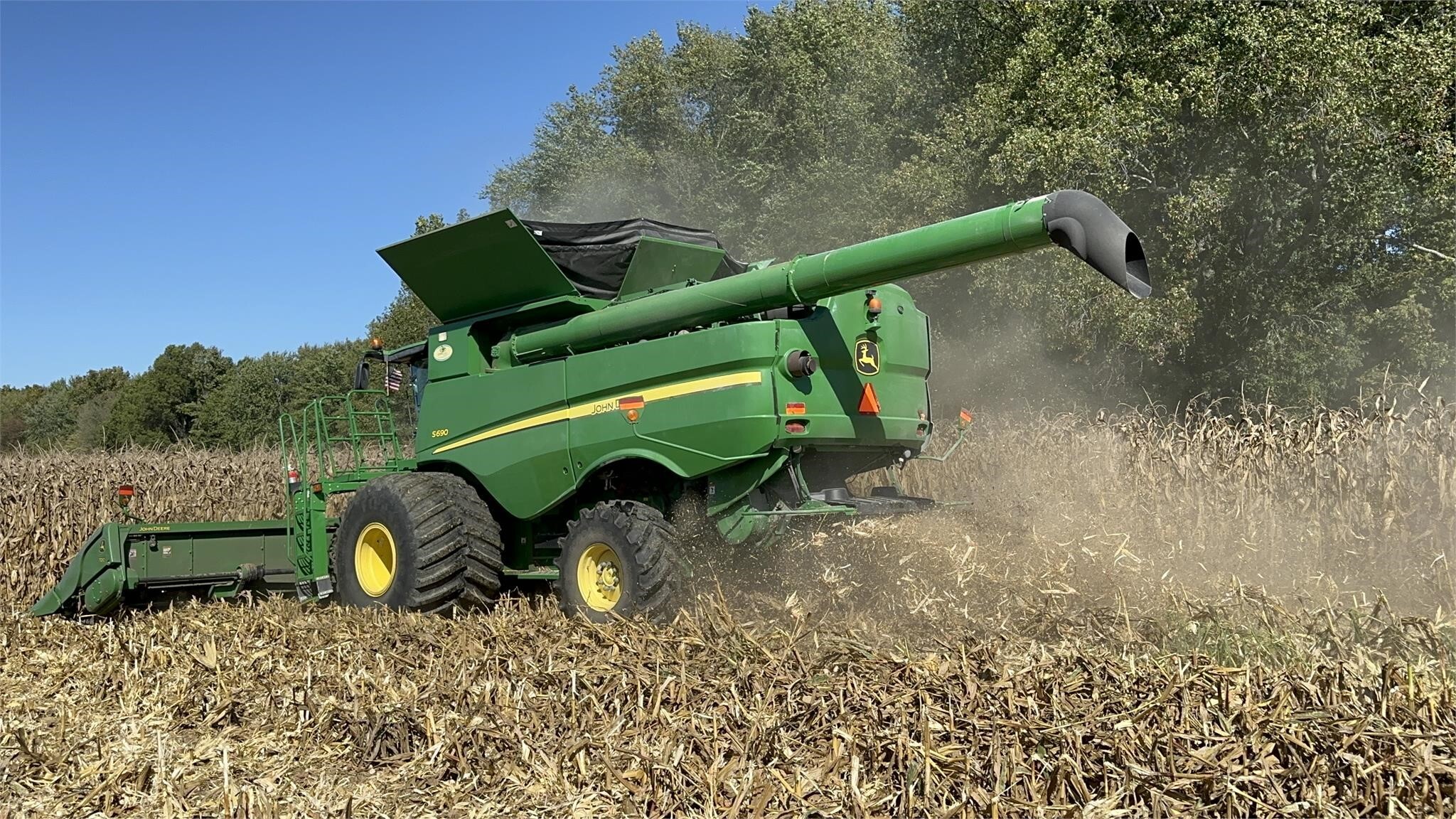 2012 John Deere S690 Combine