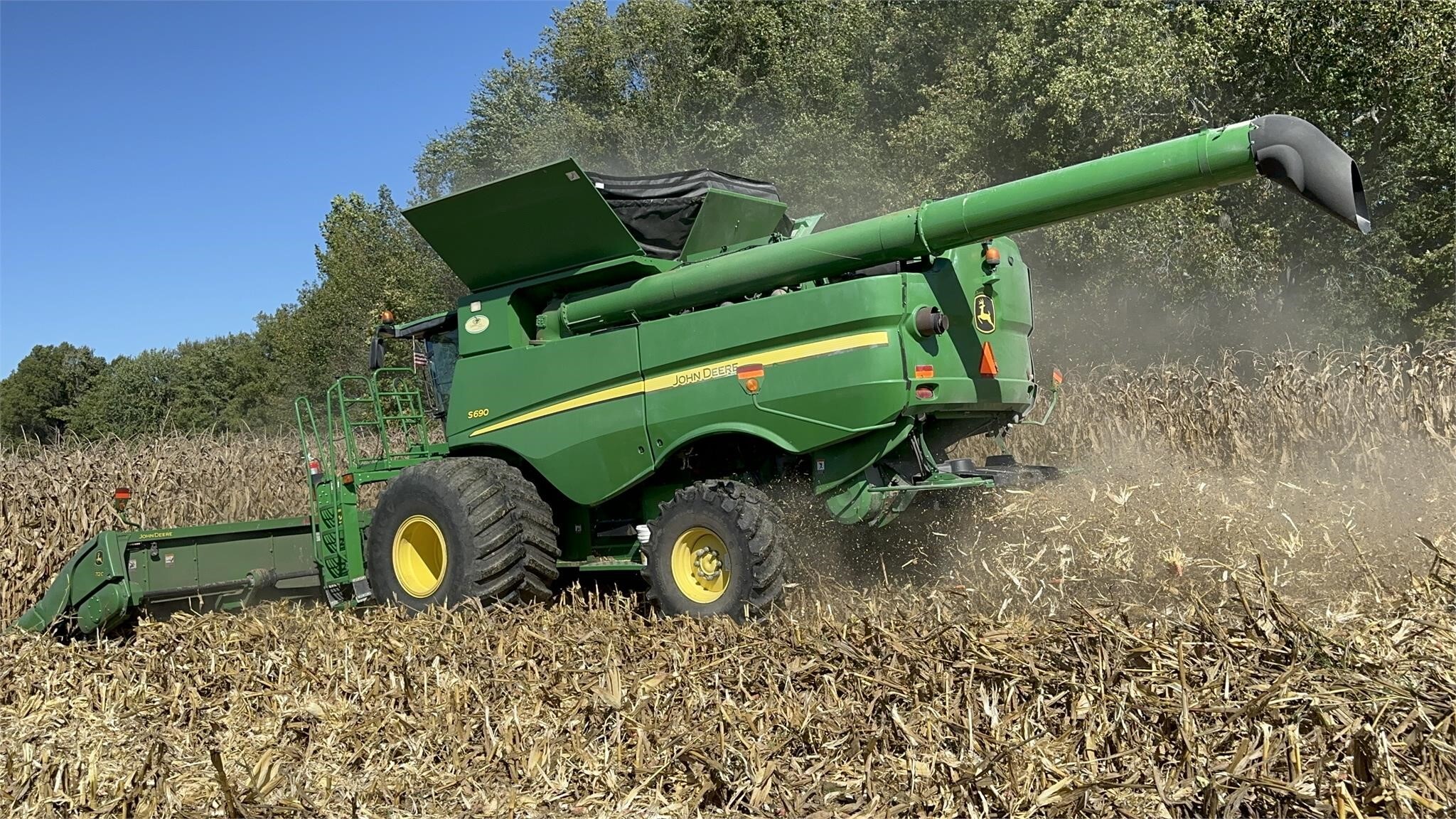 2012 John Deere S690 Combine