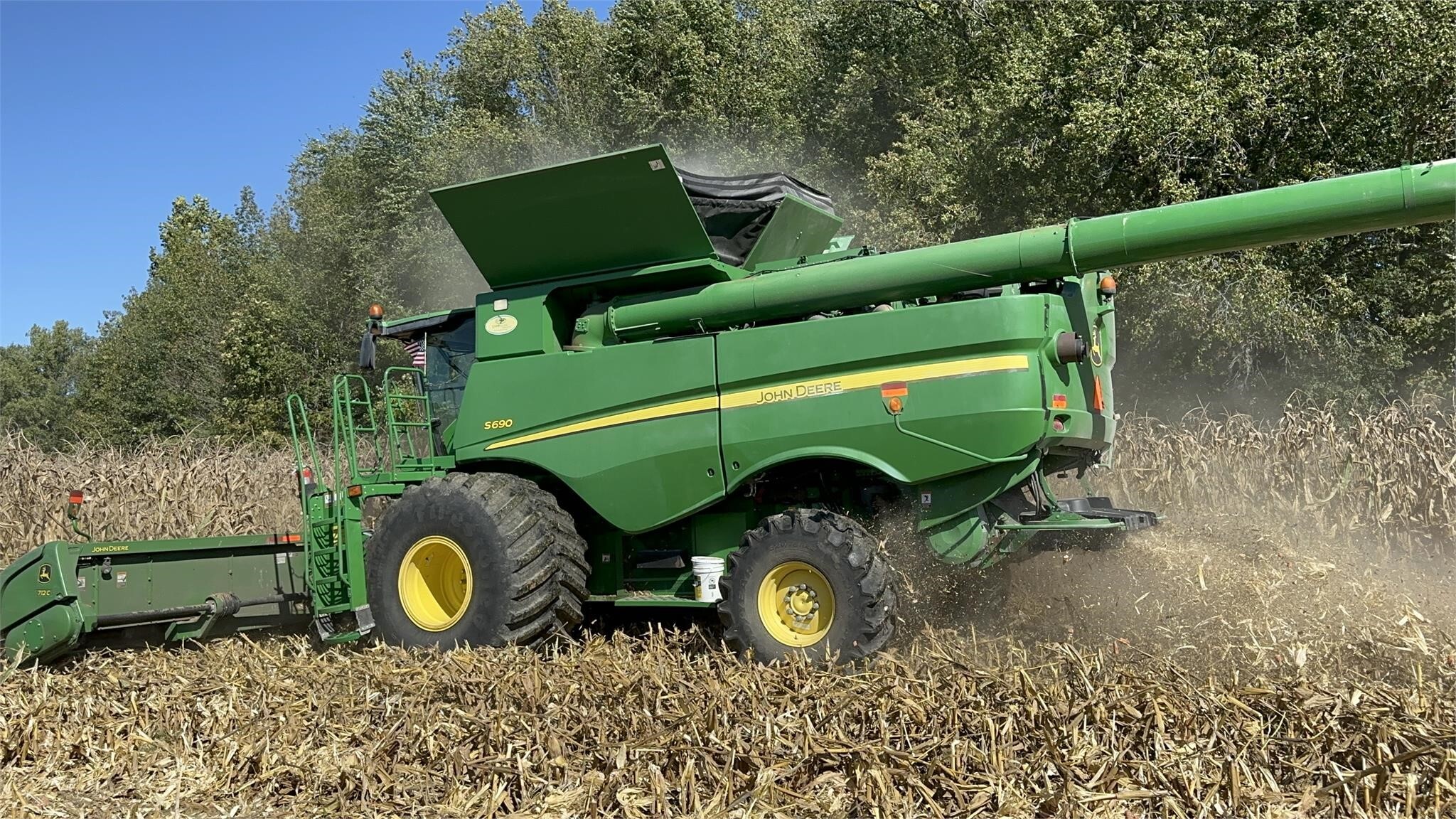 2012 John Deere S690 Combine