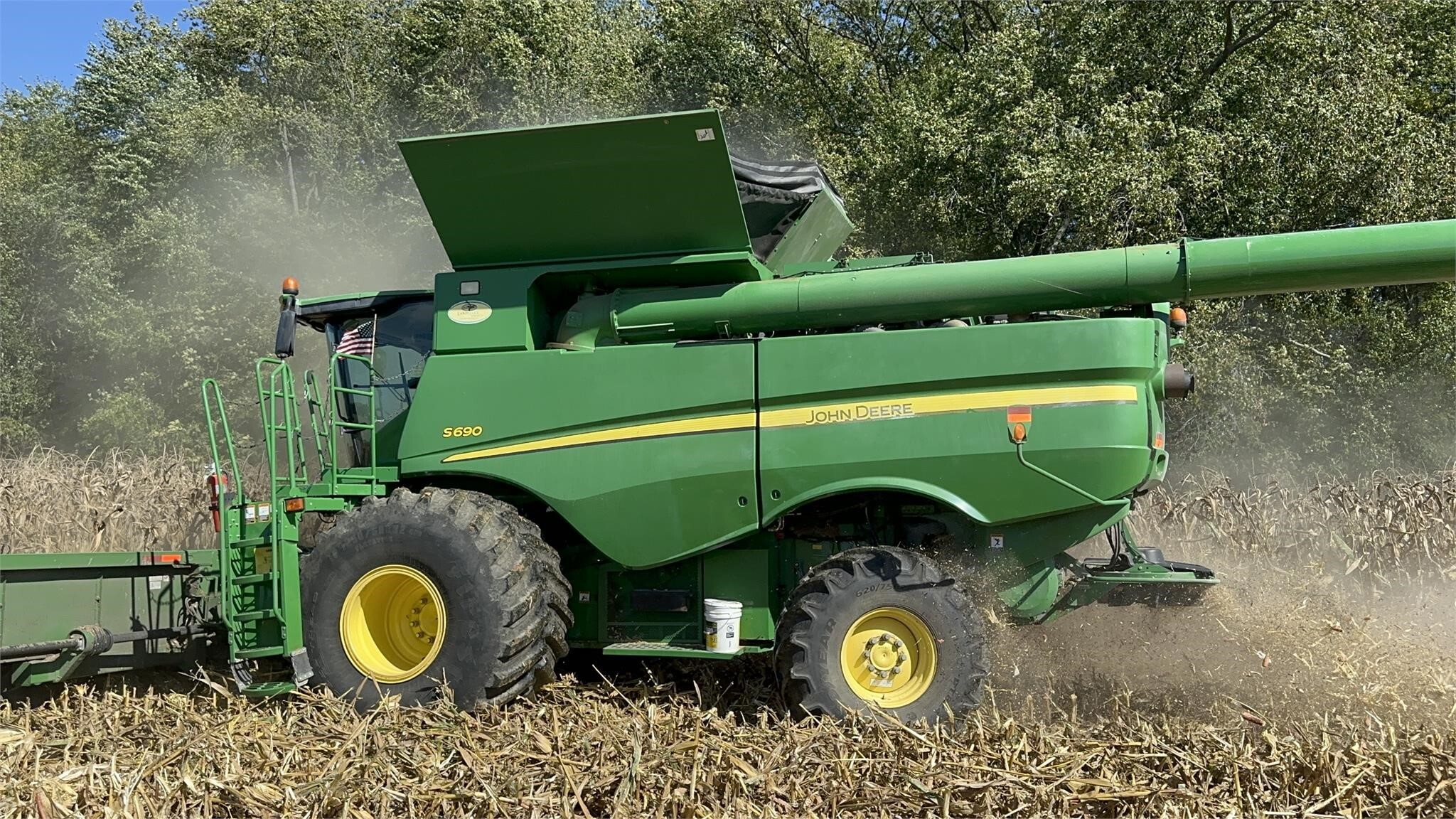 2012 John Deere S690 Combine