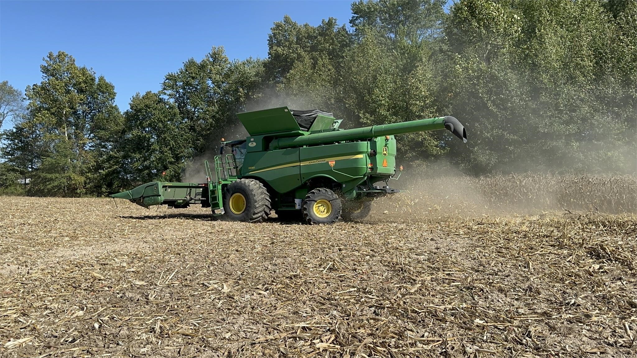 2012 John Deere S690 Combine