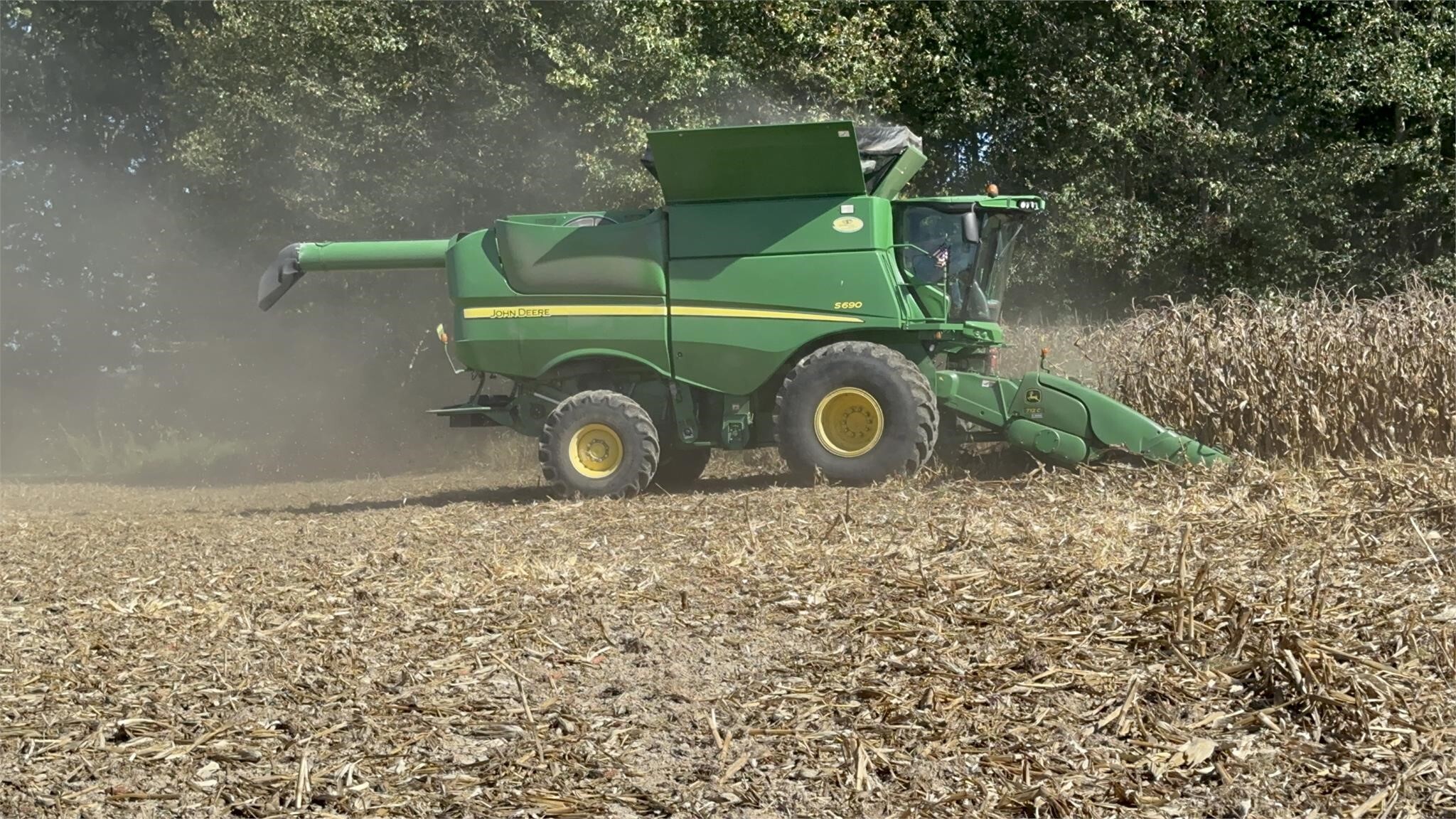 2012 John Deere S690 Combine