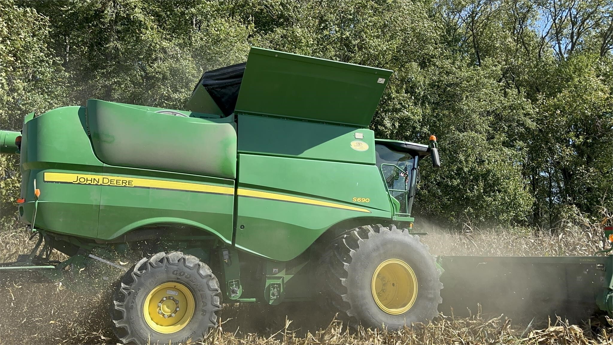 2012 John Deere S690 Combine