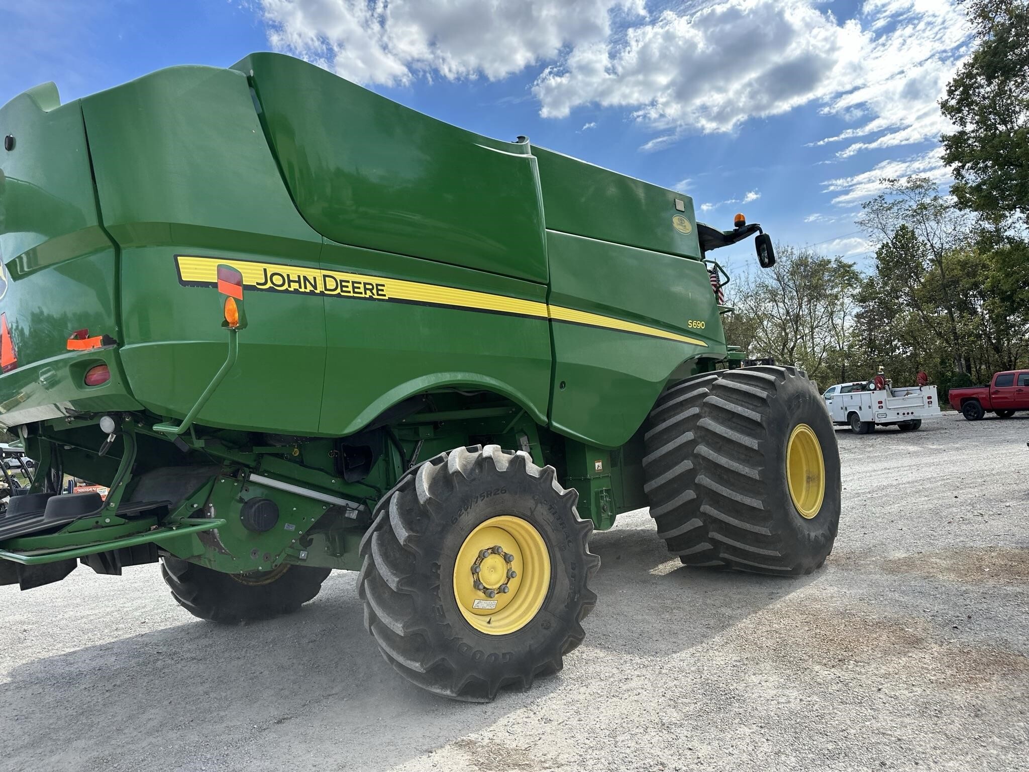 2012 John Deere S690 Combine