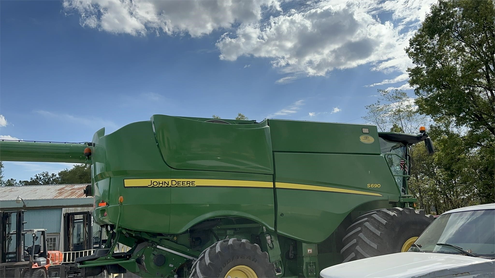 2012 John Deere S690 Combine