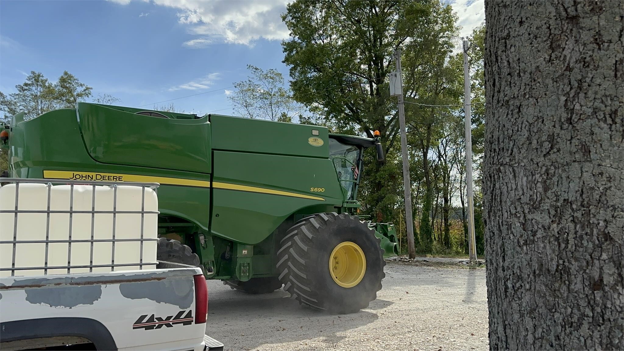 2012 John Deere S690 Combine