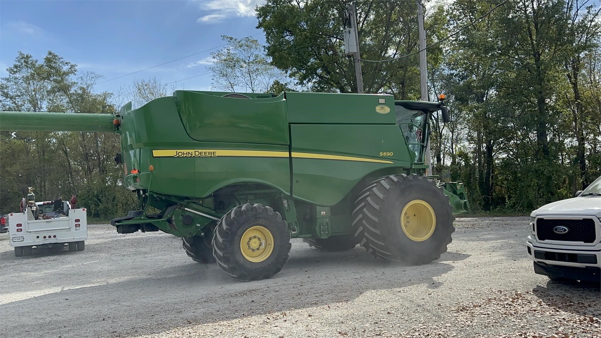 2012 John Deere S690 Combine