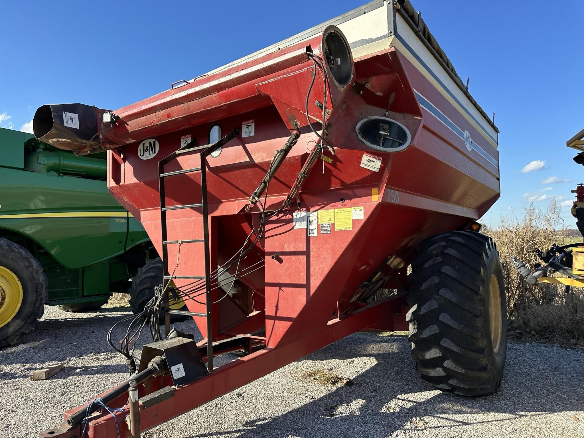  J&M 750-14 Grain Cart