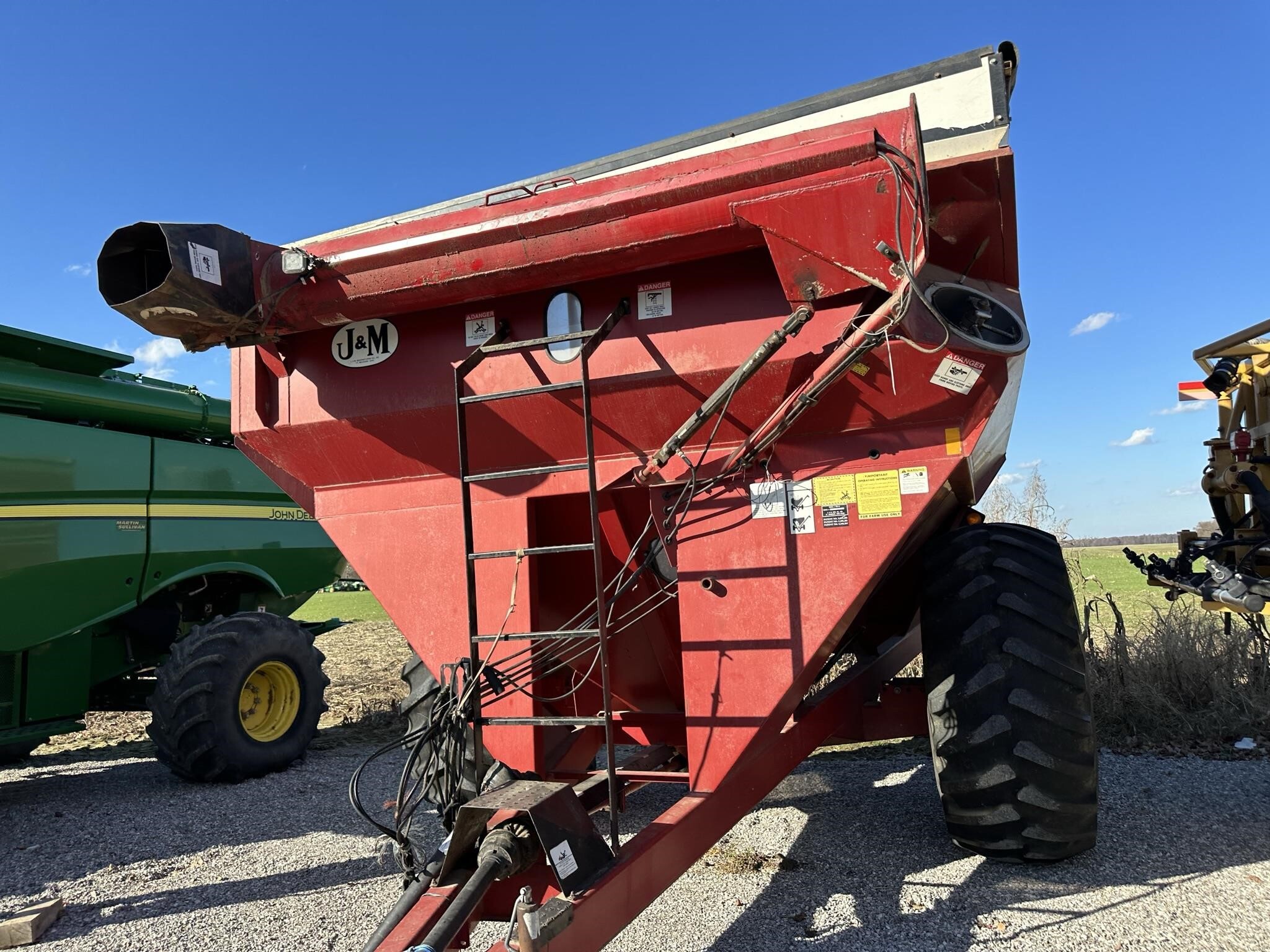  J&M 750-14 Grain Cart