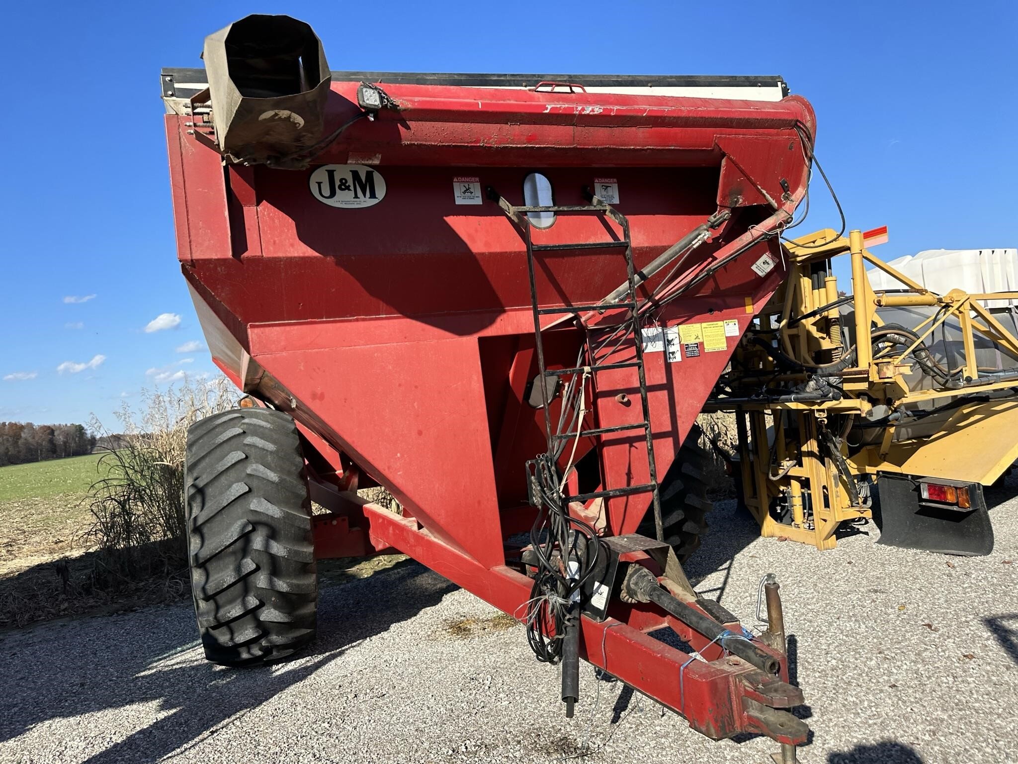  J&M 750-14 Grain Cart
