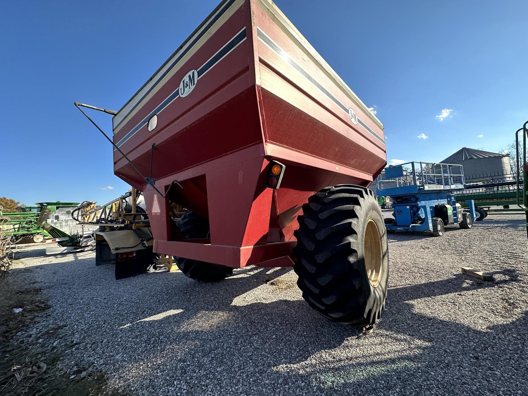  J&M 750-14 Grain Cart