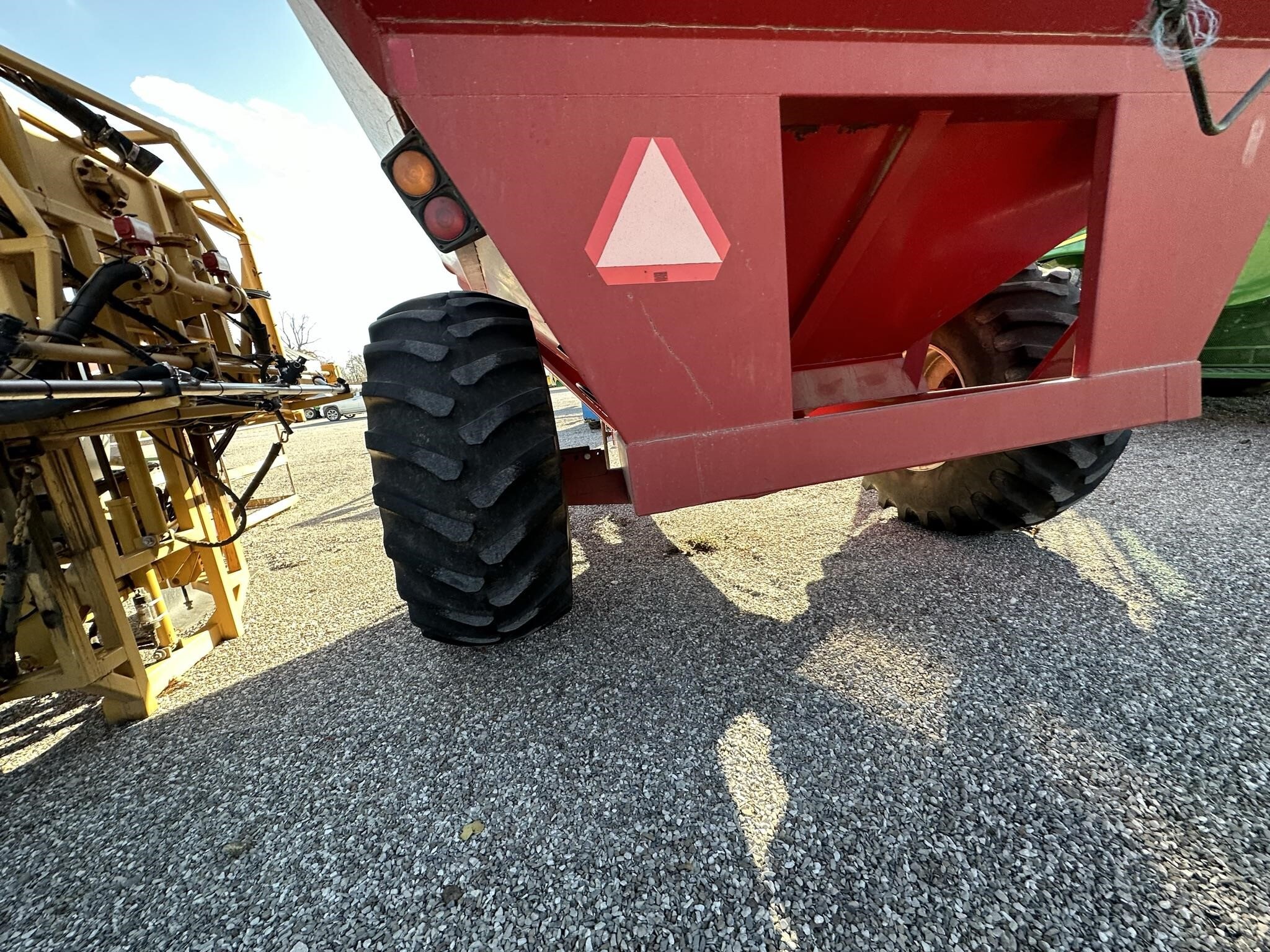  J&M 750-14 Grain Cart