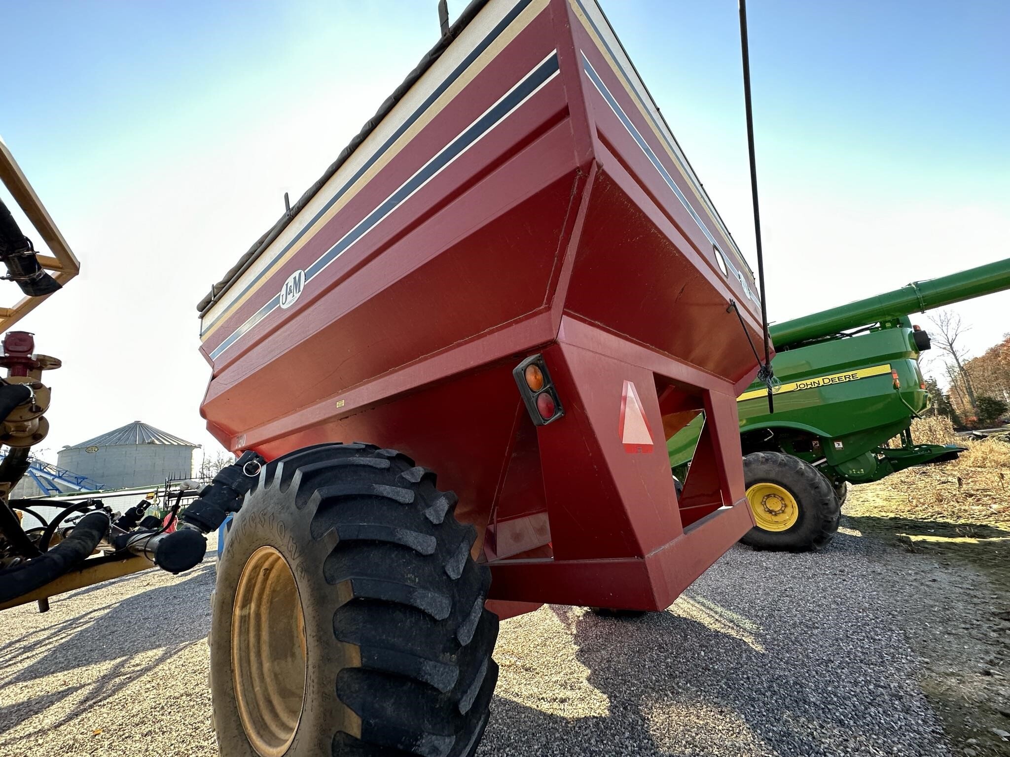  J&M 750-14 Grain Cart