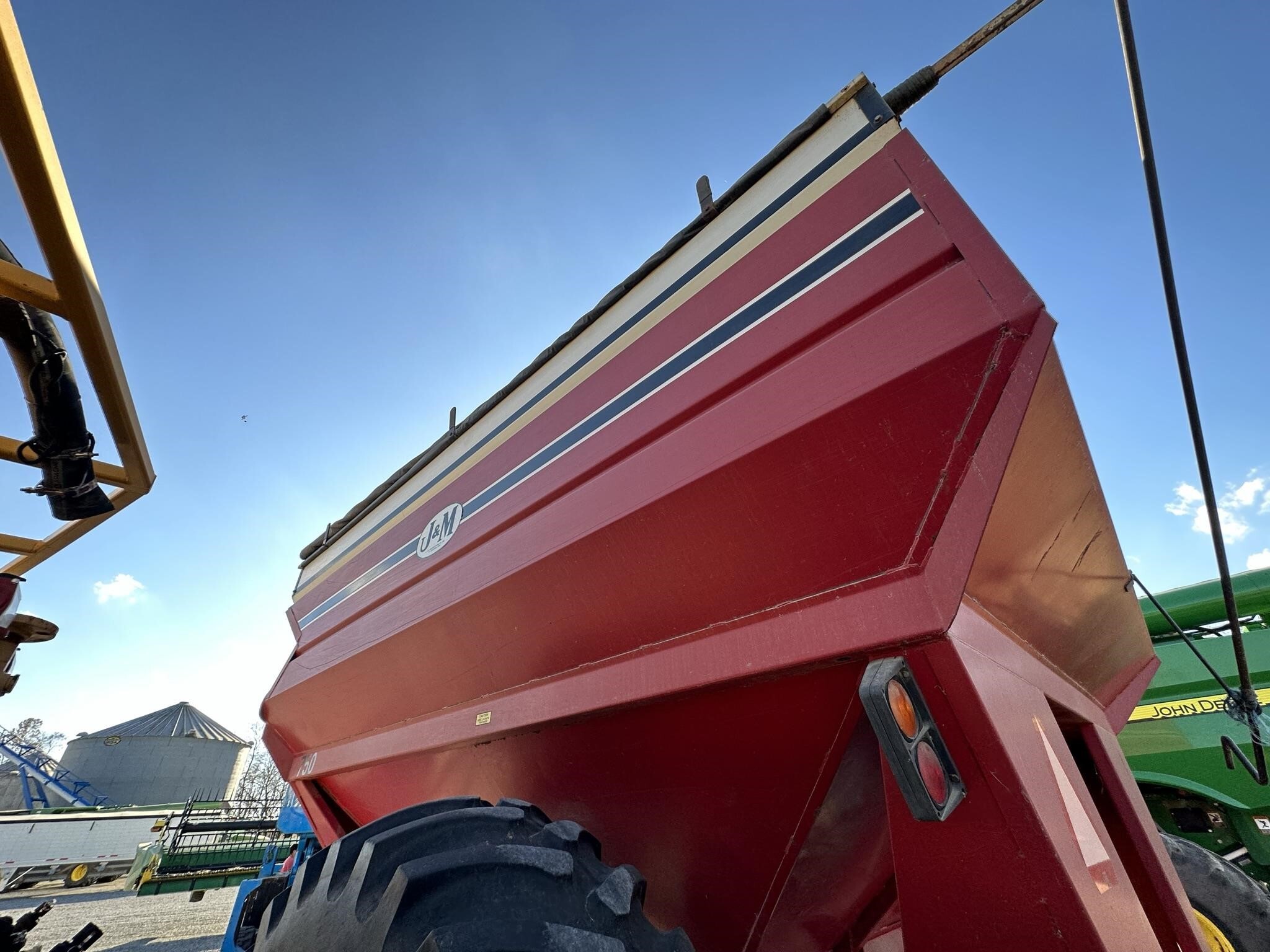  J&M 750-14 Grain Cart