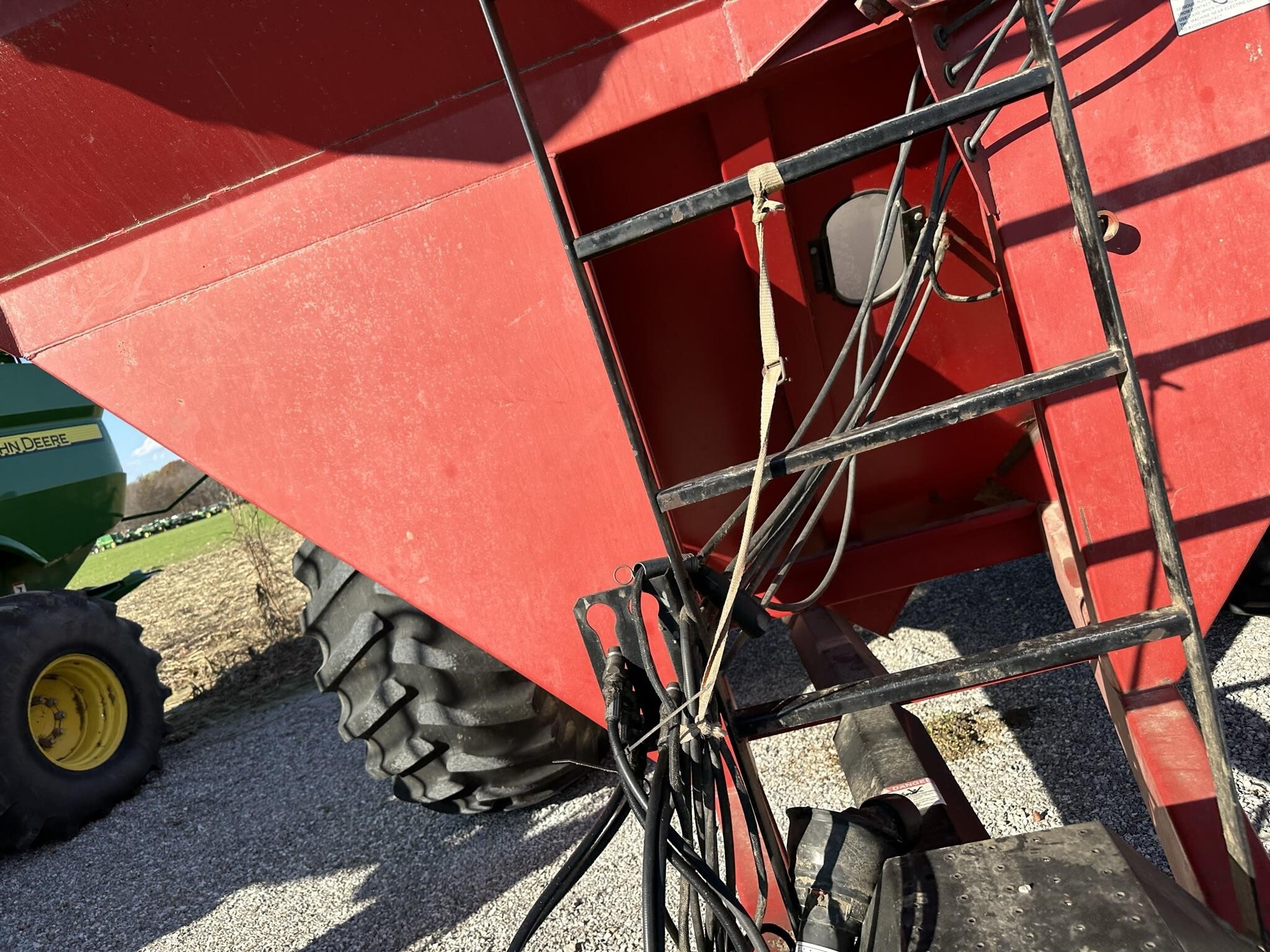  J&M 750-14 Grain Cart