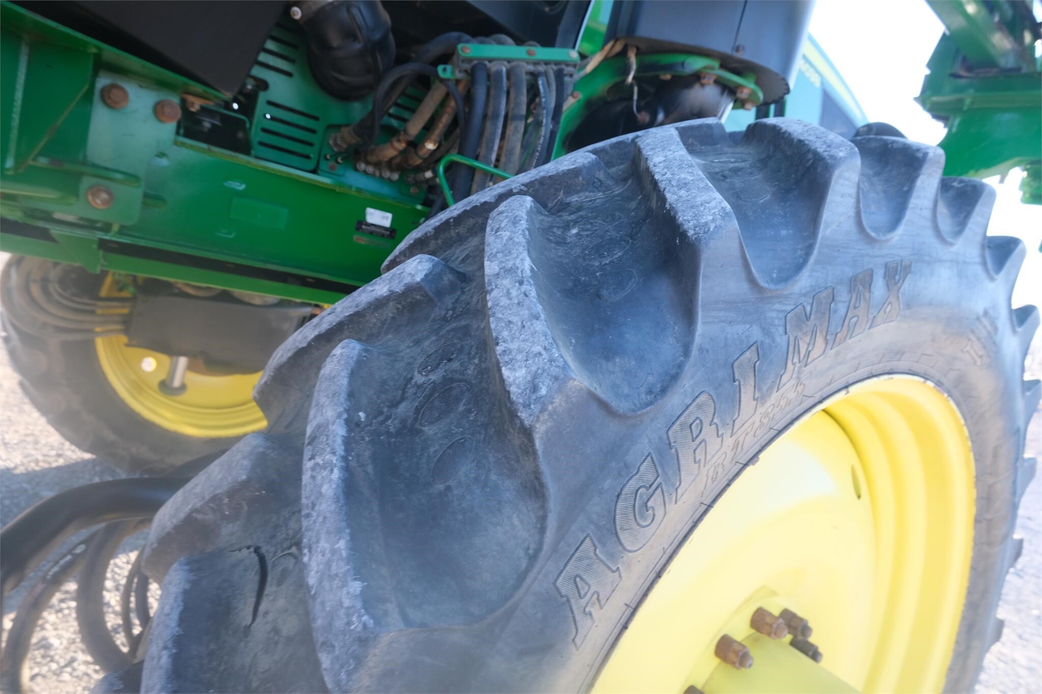 2014 John Deere R4038 Self-Propelled Sprayer