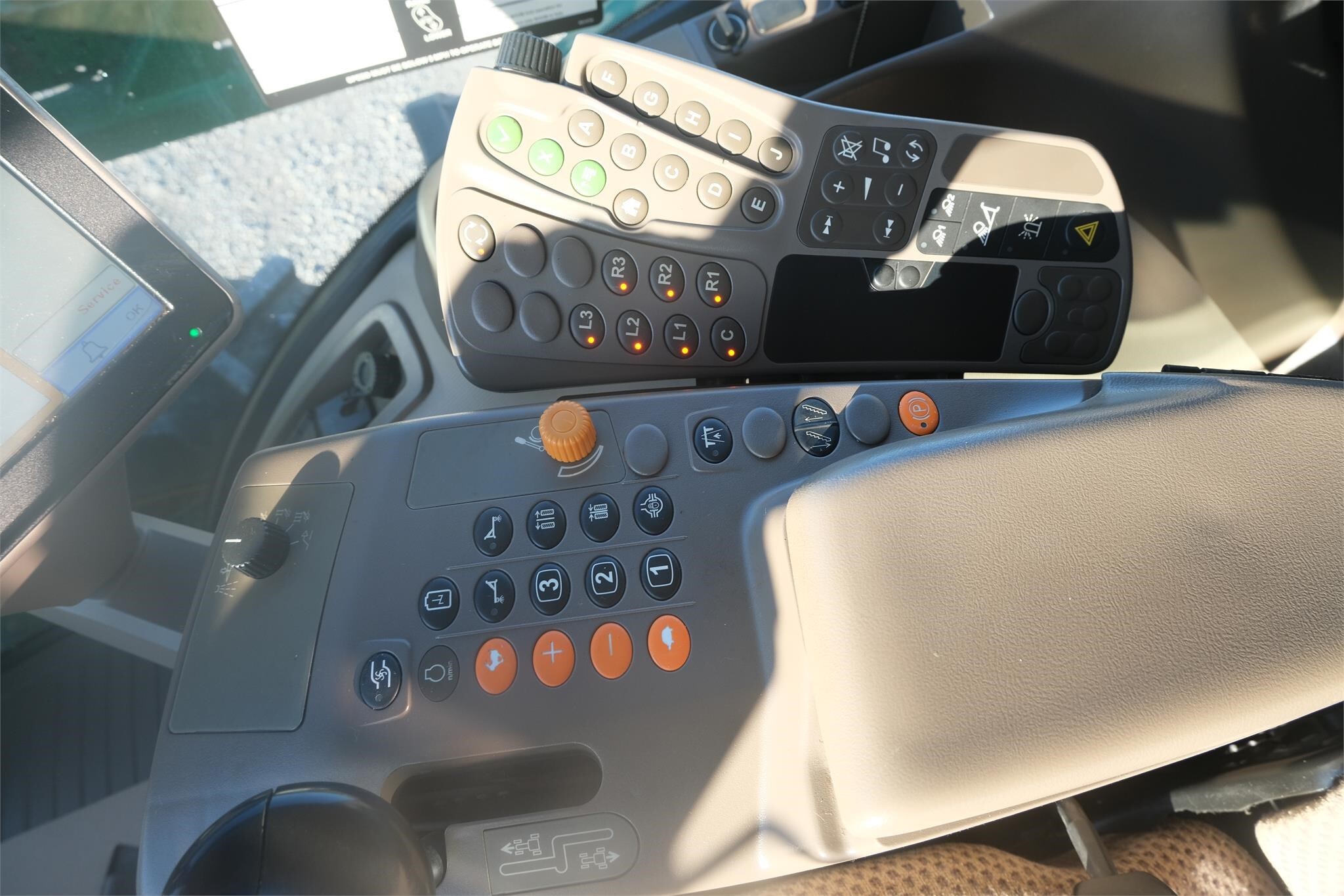 2014 John Deere R4038 Self-Propelled Sprayer