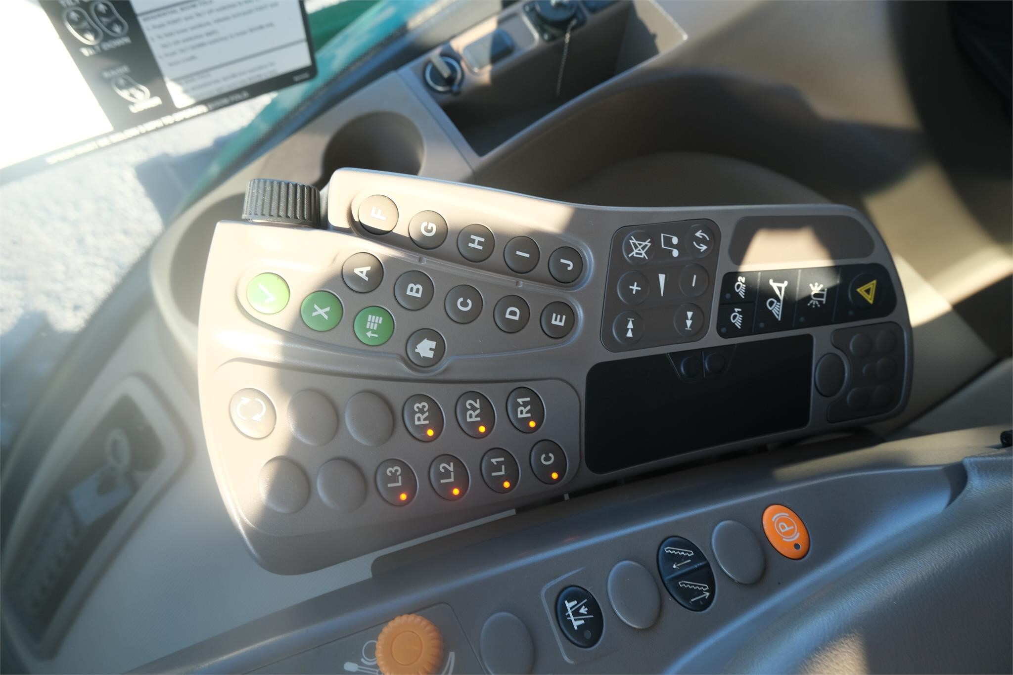 2014 John Deere R4038 Self-Propelled Sprayer