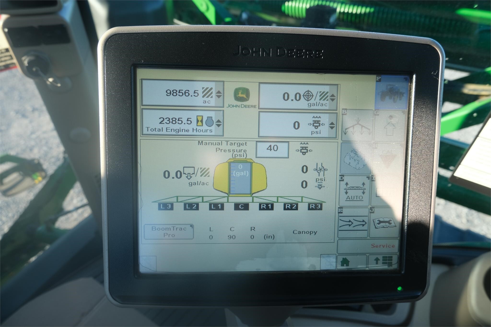 2014 John Deere R4038 Self-Propelled Sprayer