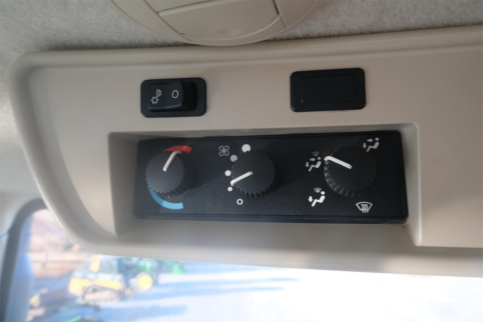 2014 John Deere R4038 Self-Propelled Sprayer