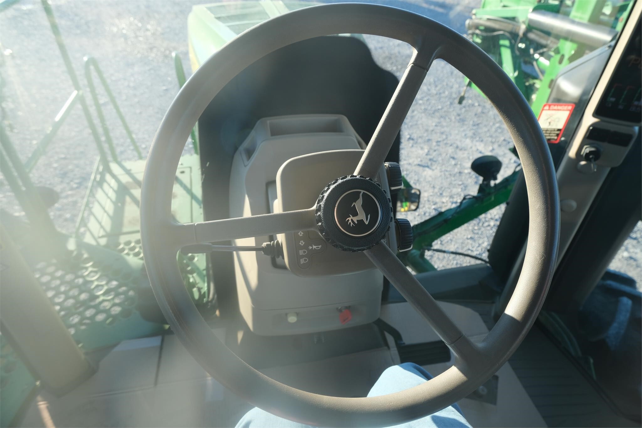 2014 John Deere R4038 Self-Propelled Sprayer