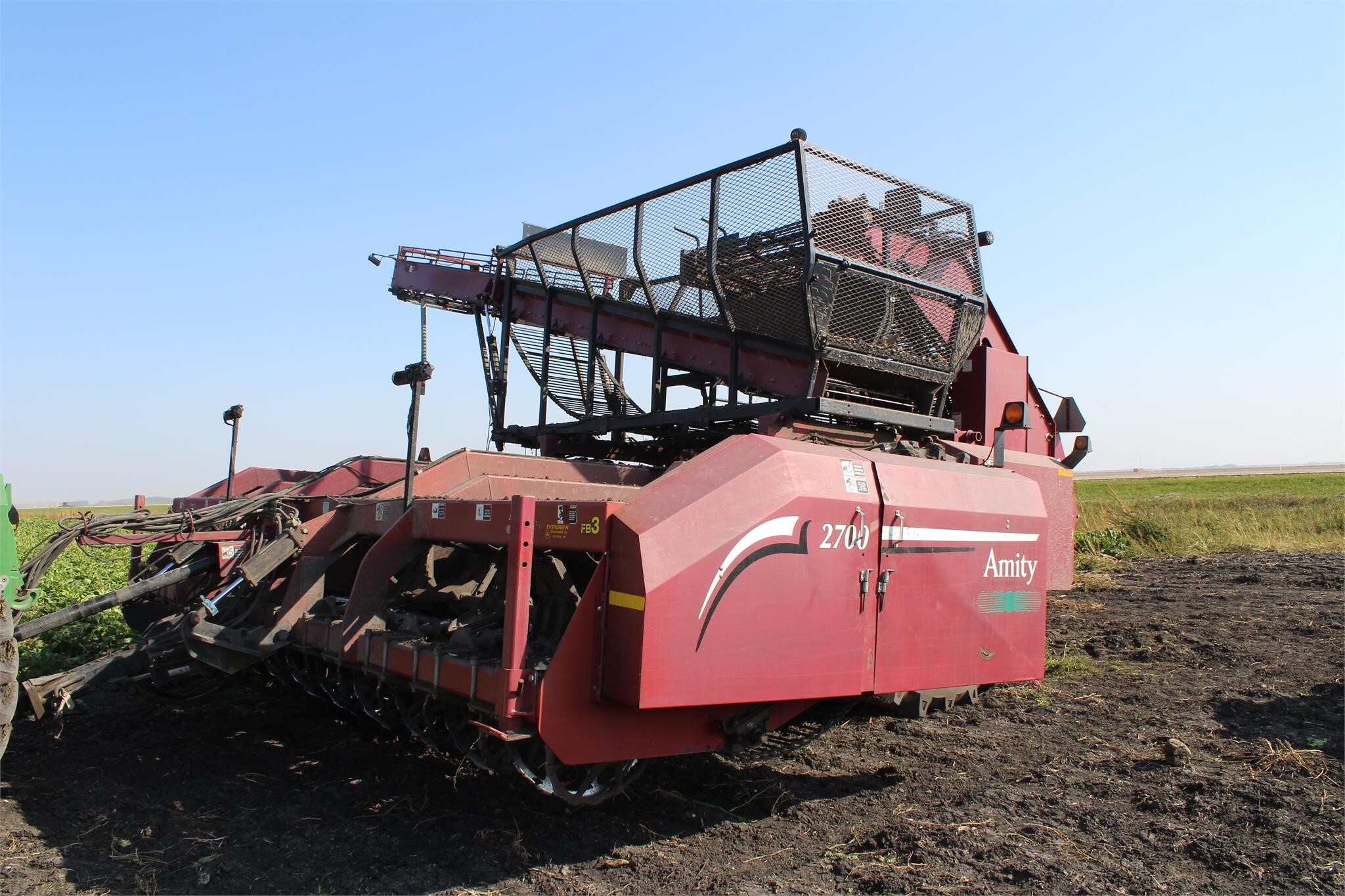 2010 Amity 2700 Beet Equipment