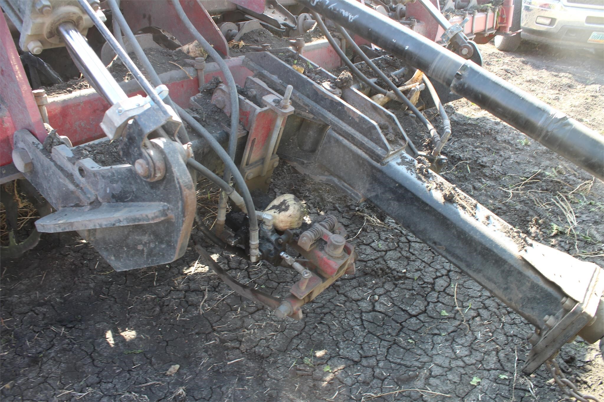 2010 Amity 2700 Beet Equipment