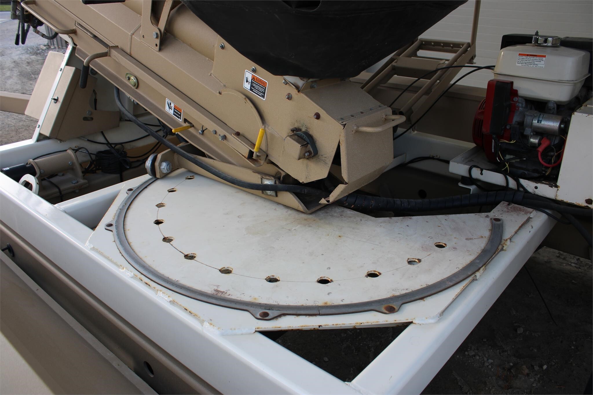 2011 Unverferth 3750 Seed Tender