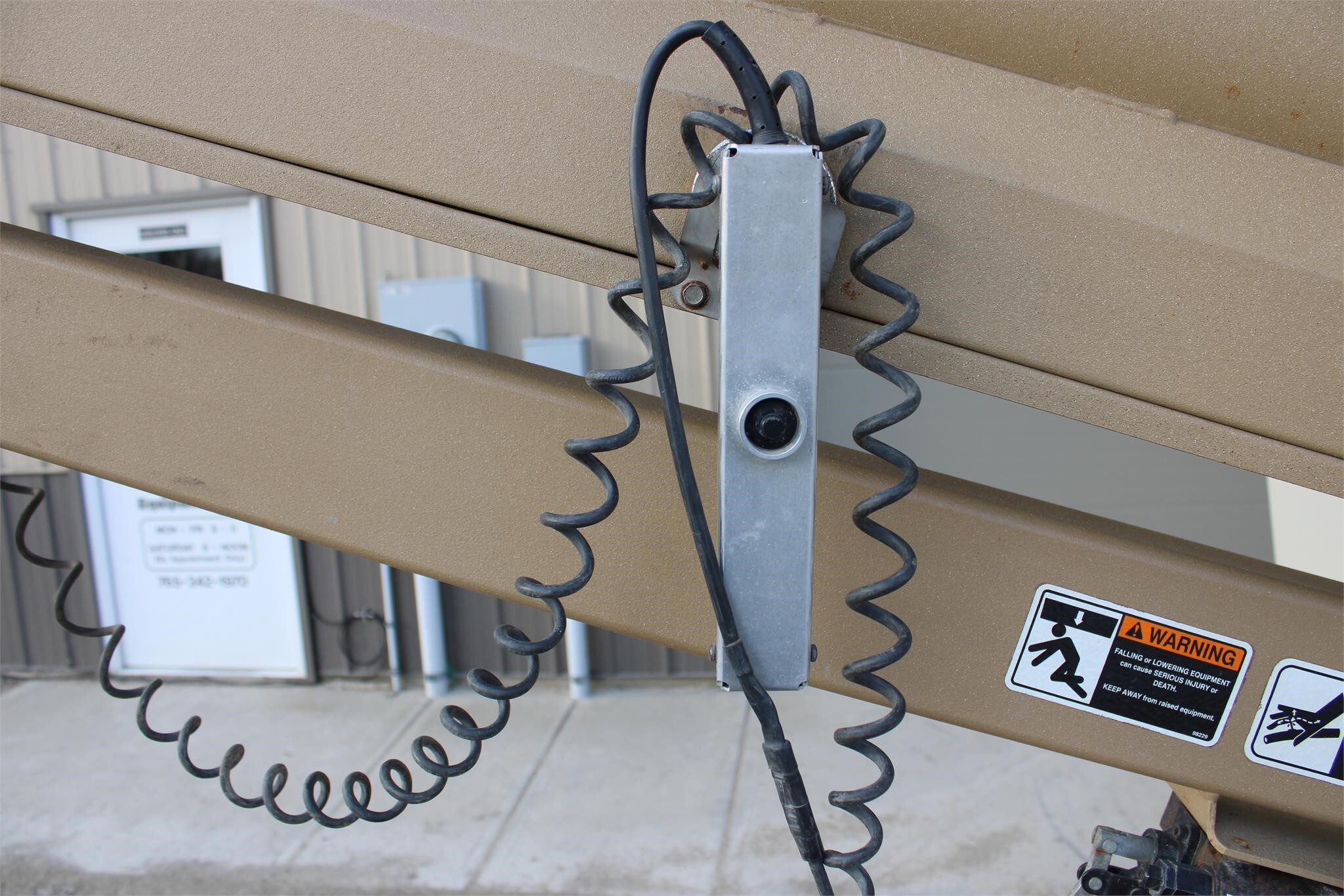 2011 Unverferth 3750 Seed Tender