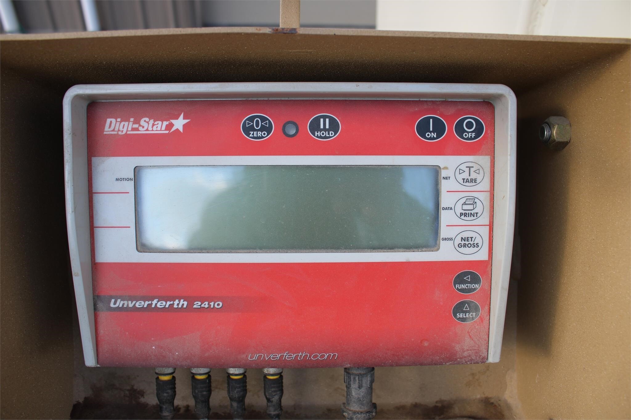 2011 Unverferth 3750 Seed Tender