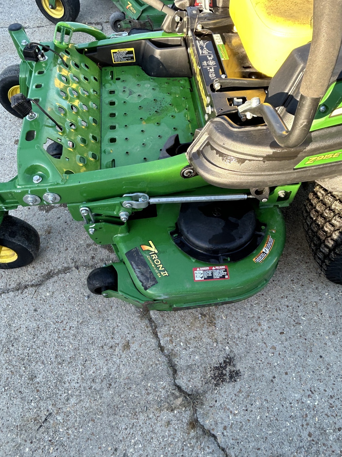 2022 John Deere Z915E Lawn Mower
