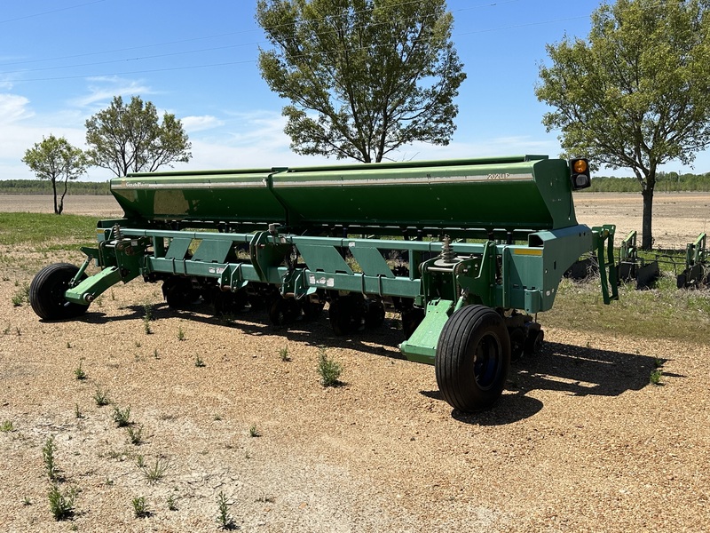 How The USA is Saving Its Great Plains, One Blade of Grass at a