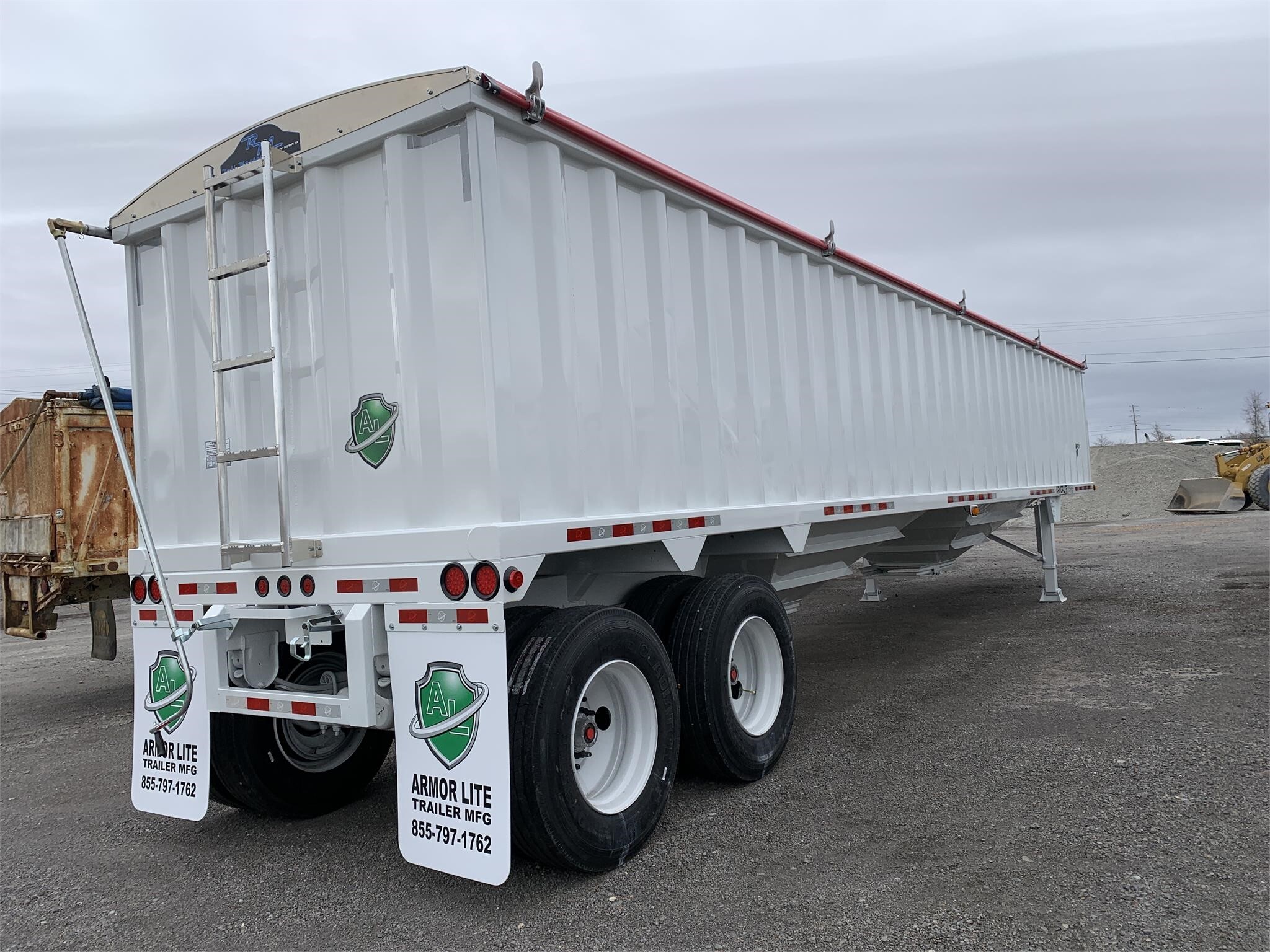 2024 Armor Lite 40FT Grain Trailer 38,500 Machinery Pete