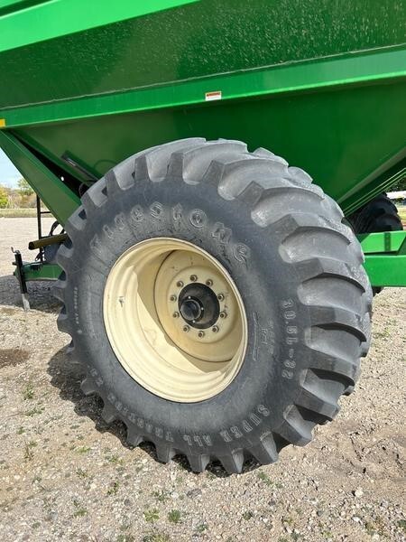 1996 J&M 750 Grain Cart