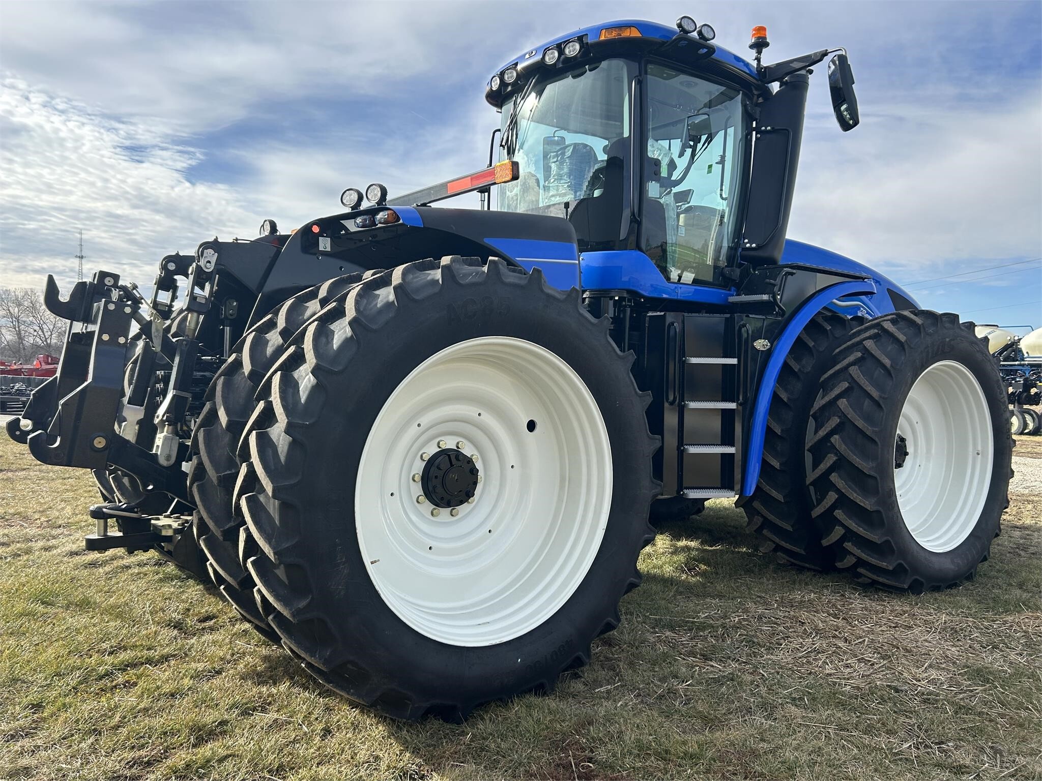 2023 New Holland T9.530 Tractor