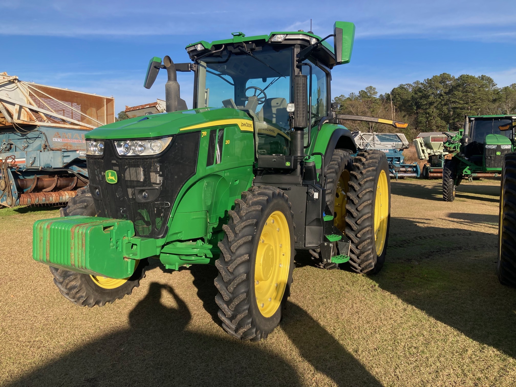 2022 John Deere 7R 210 Tractor