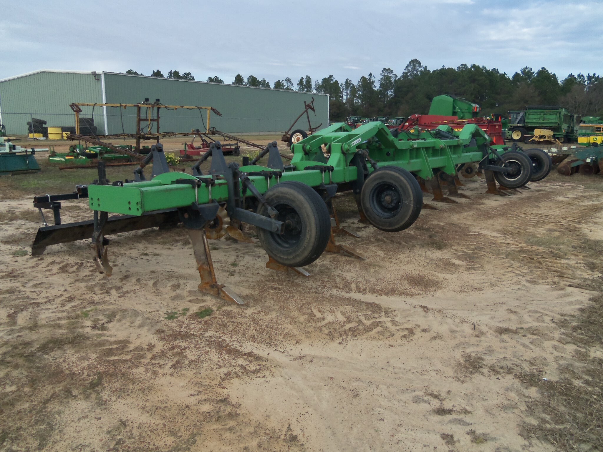  6772 12 Row Lift-N-Till In-Line Ripper