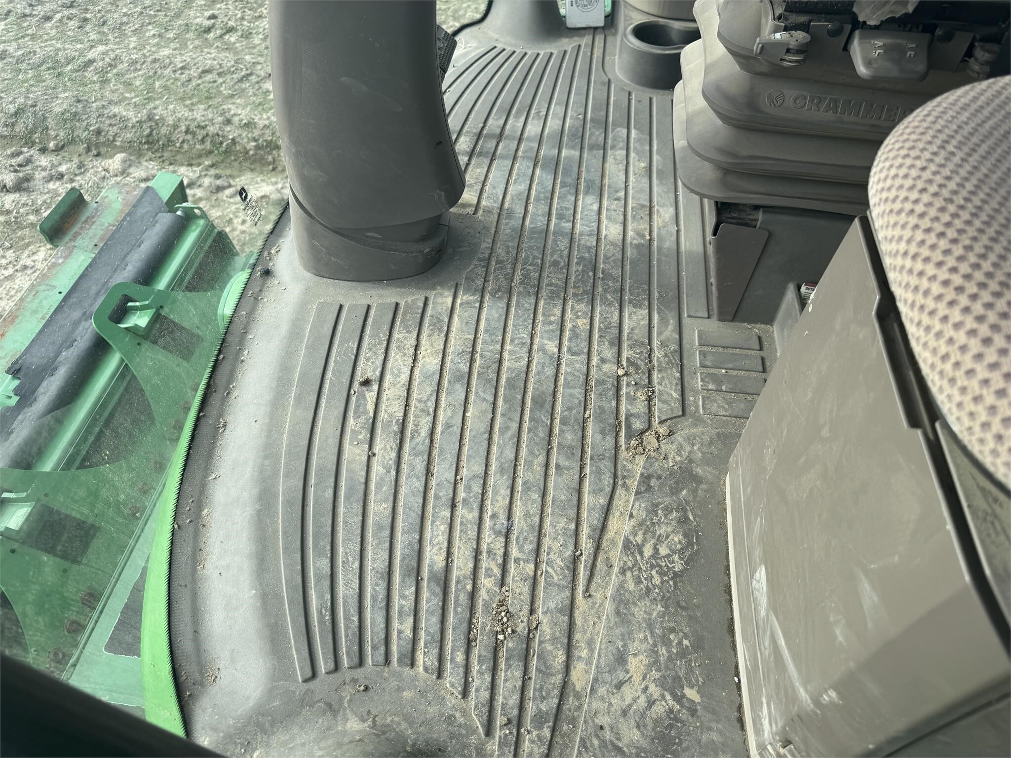2015 John Deere S680 Combine