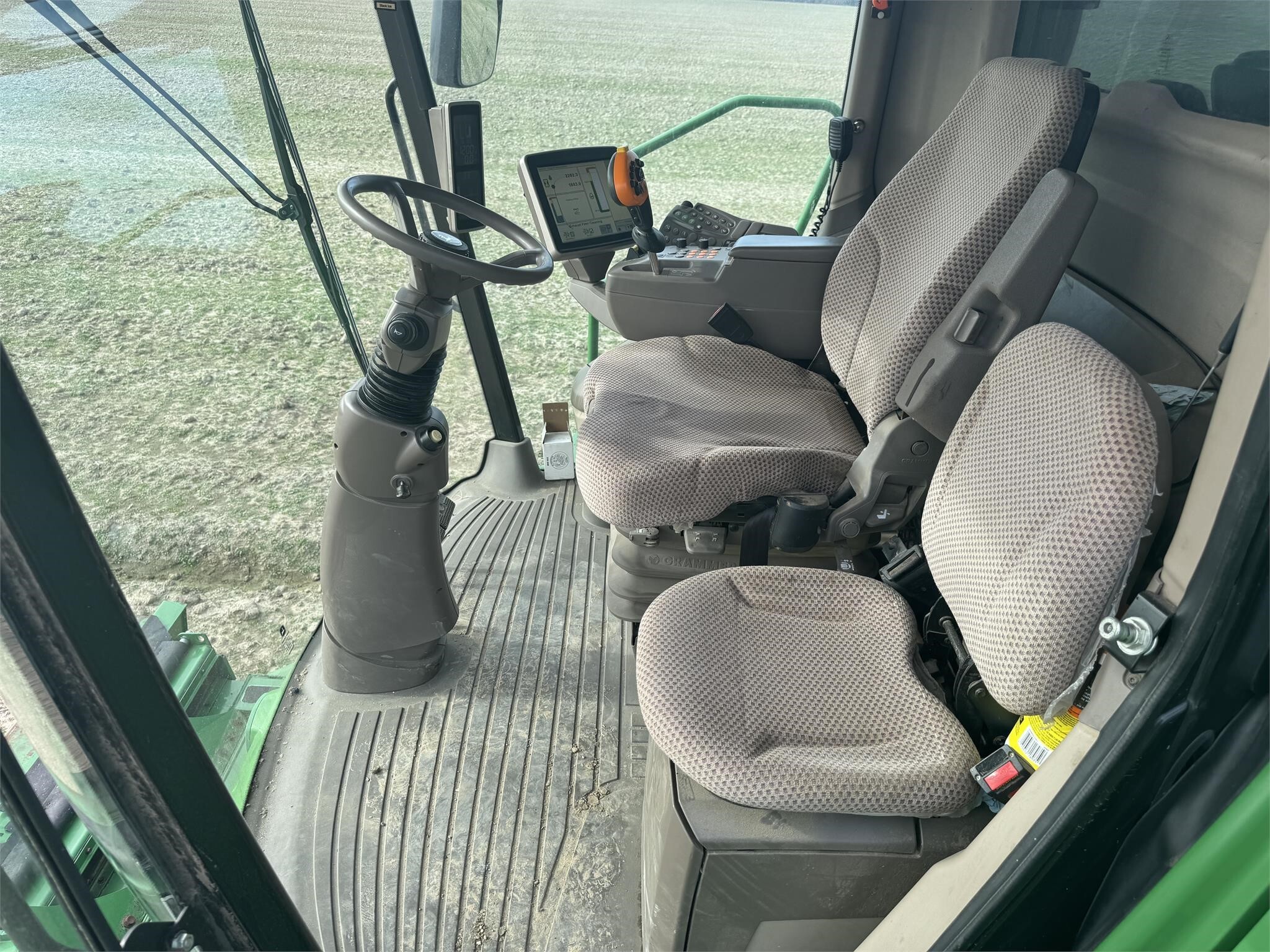 2015 John Deere S680 Combine
