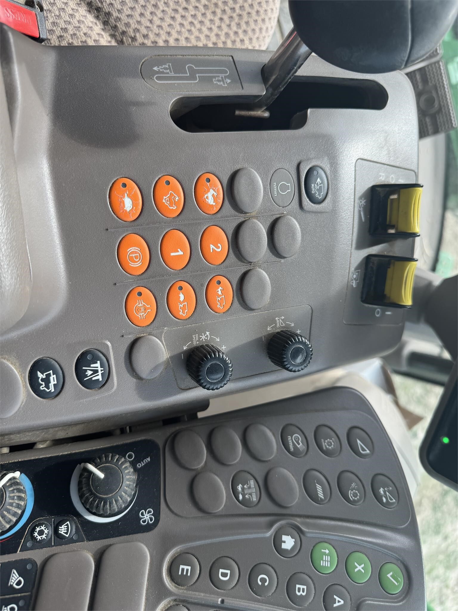 2015 John Deere S680 Combine