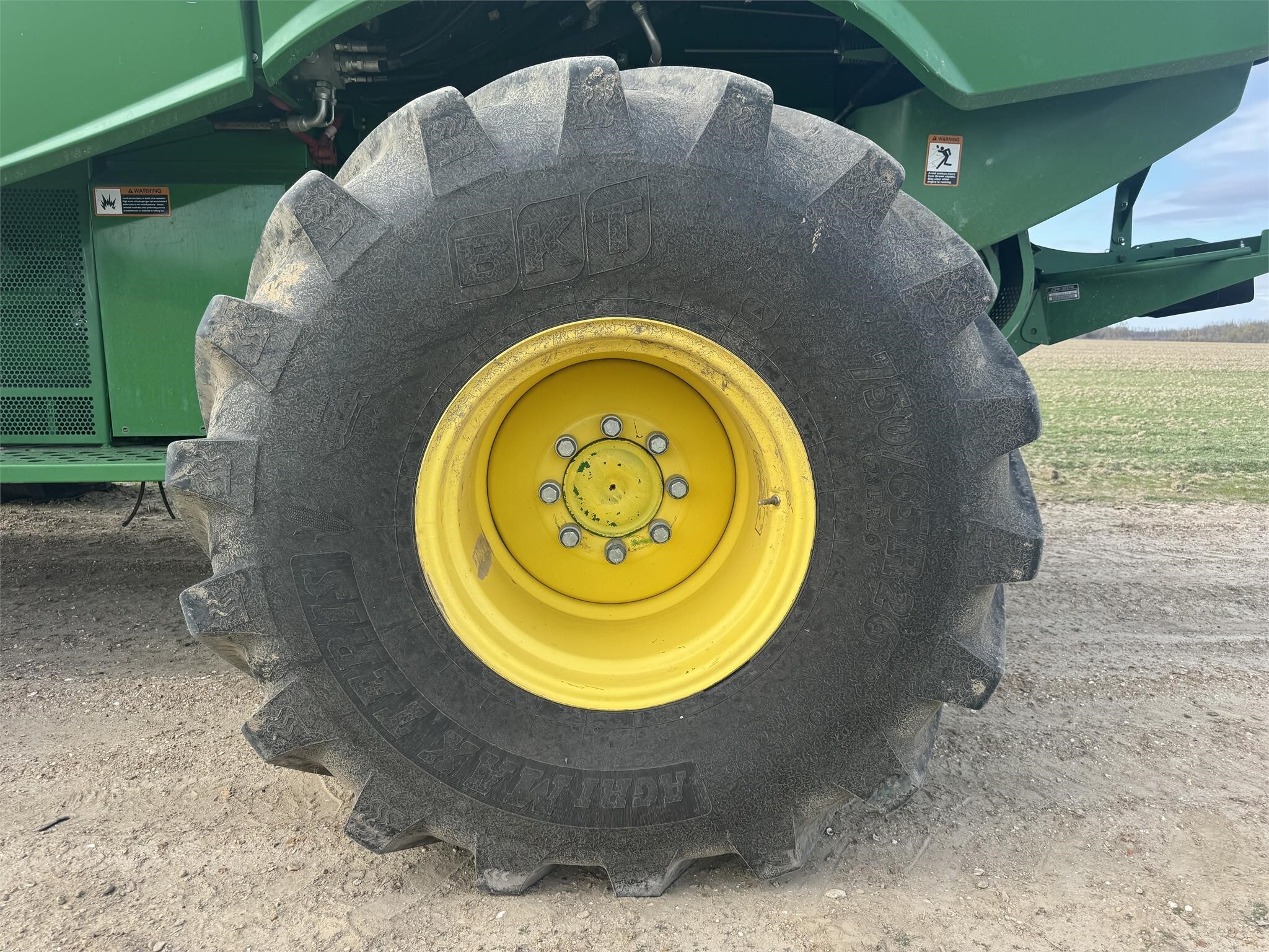 2015 John Deere S680 Combine